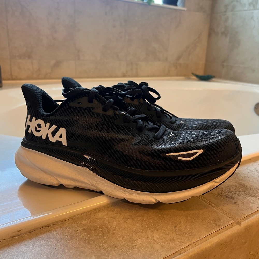 Hoka Clifton 9’s